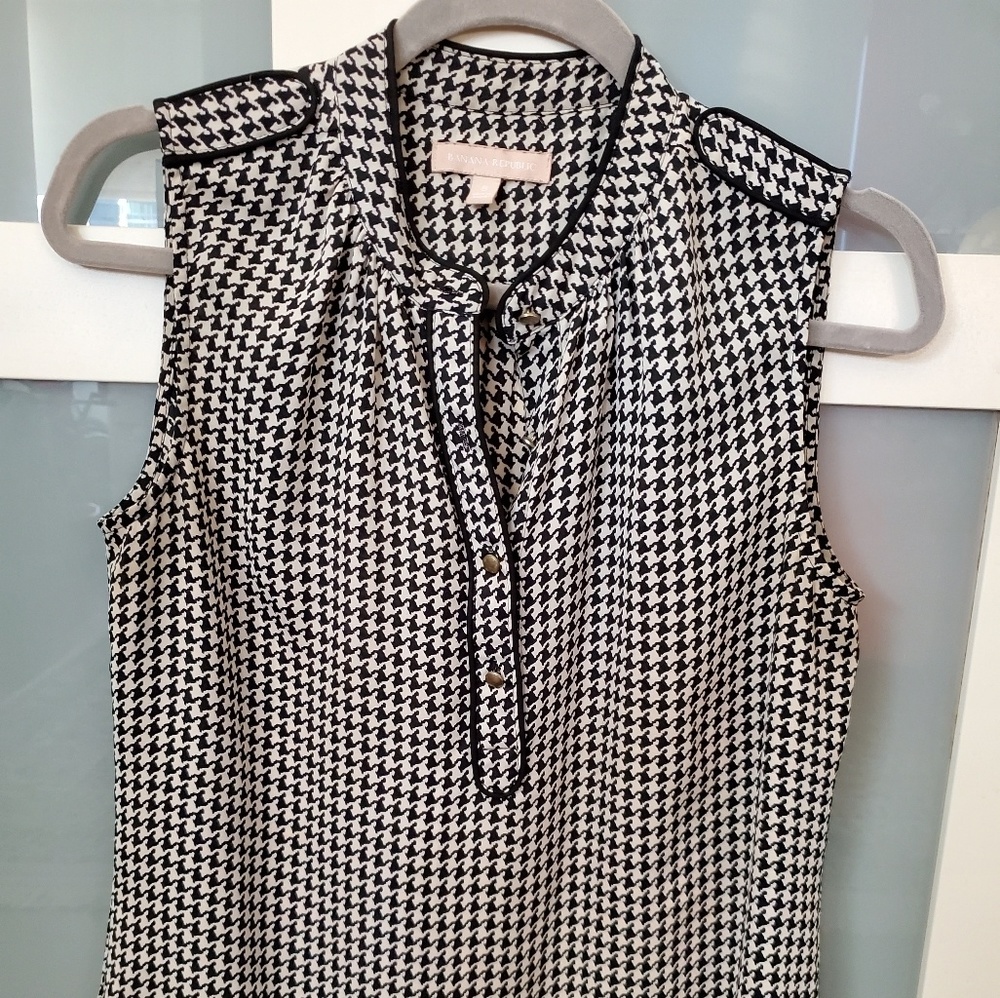 Banana Republic silk blouse